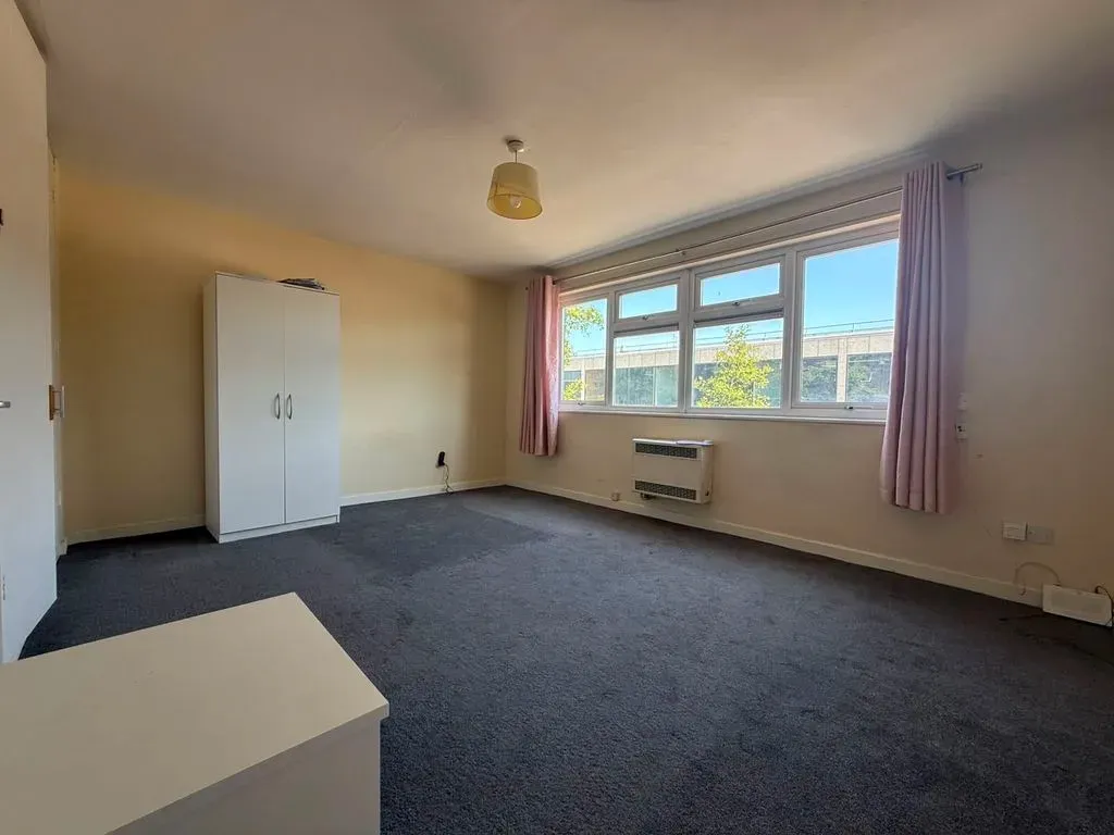 North Tenth Street, Milton Keynes, Buckinghamshire, MK9 3AY, photo 2
