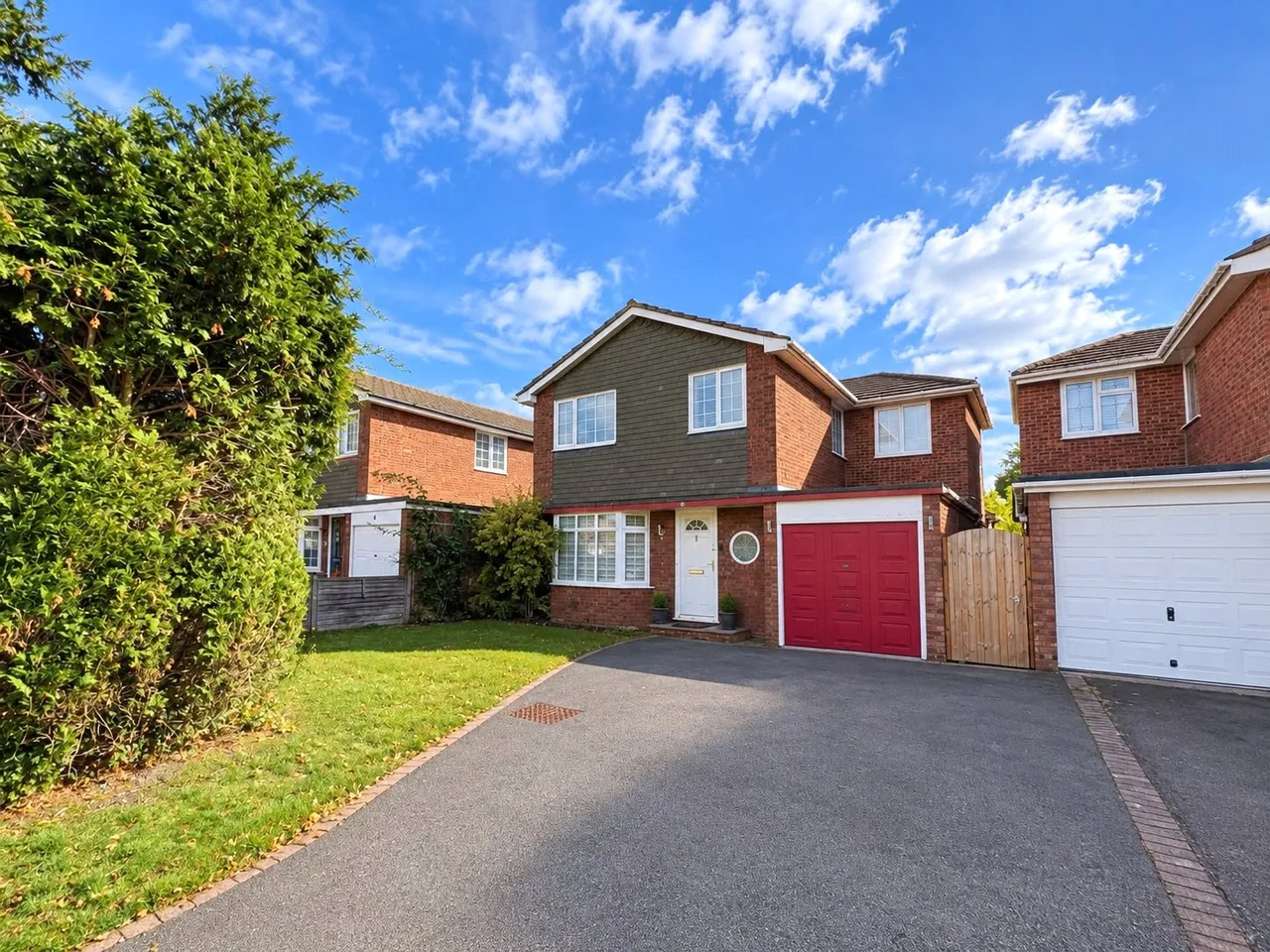 4 bed house to rent, Loddon Way, Ash, GU12