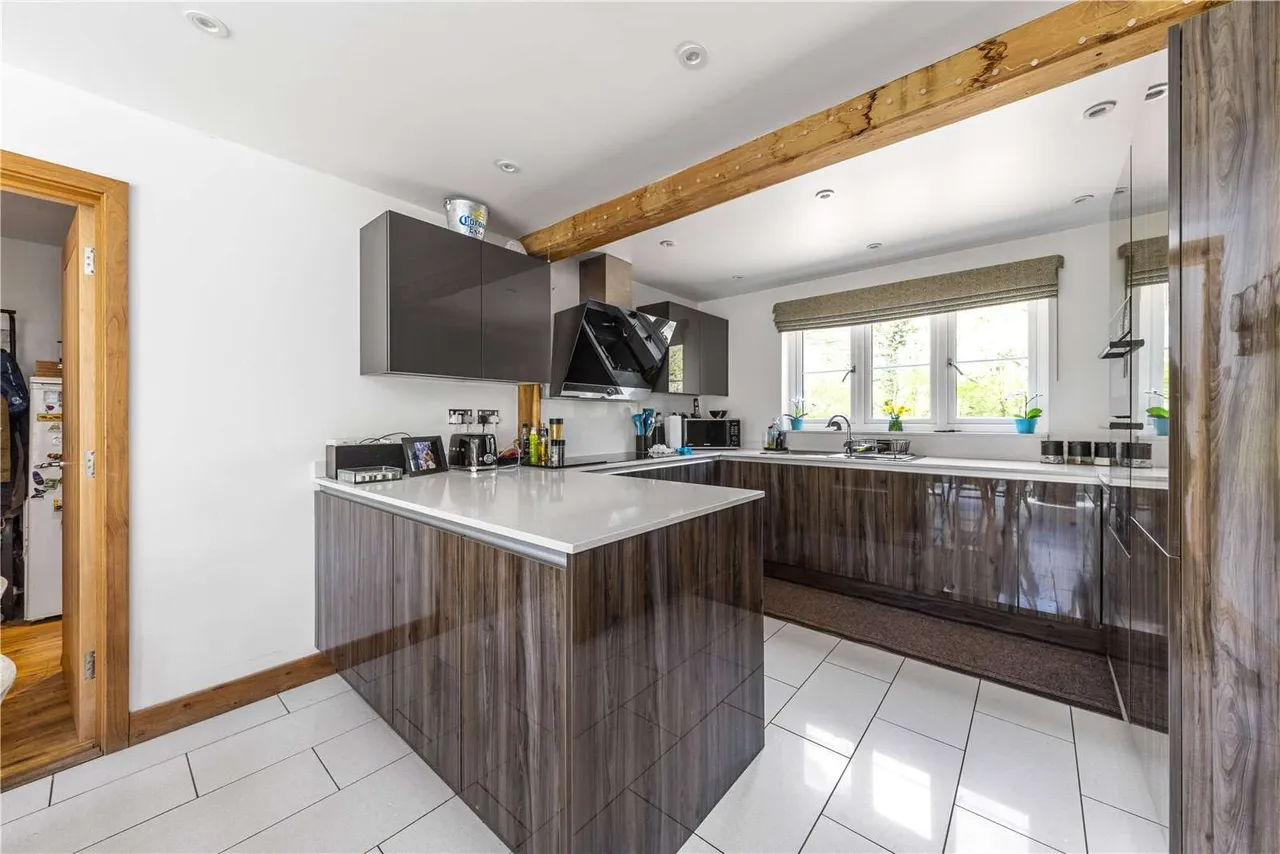 Roundals Lane, Hambledon, Godalming, Surrey, GU8 4EA, photo 8