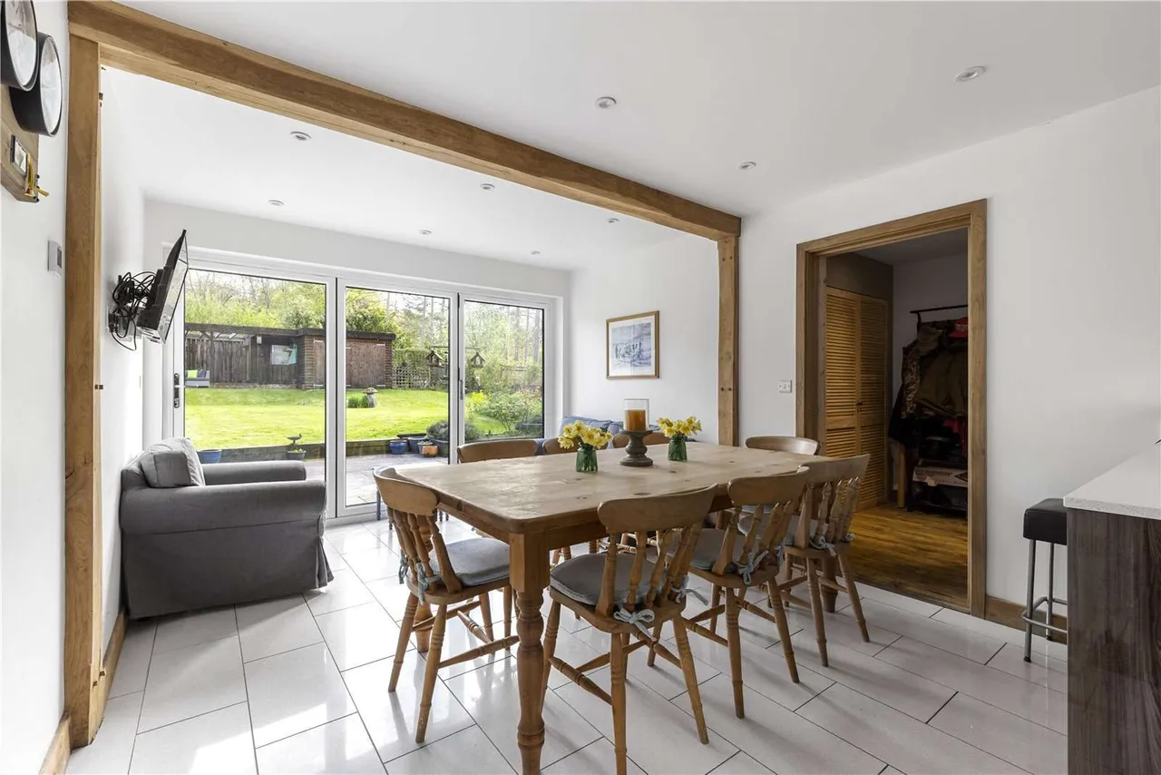 Roundals Lane, Hambledon, Godalming, Surrey, GU8 4EA, photo 9