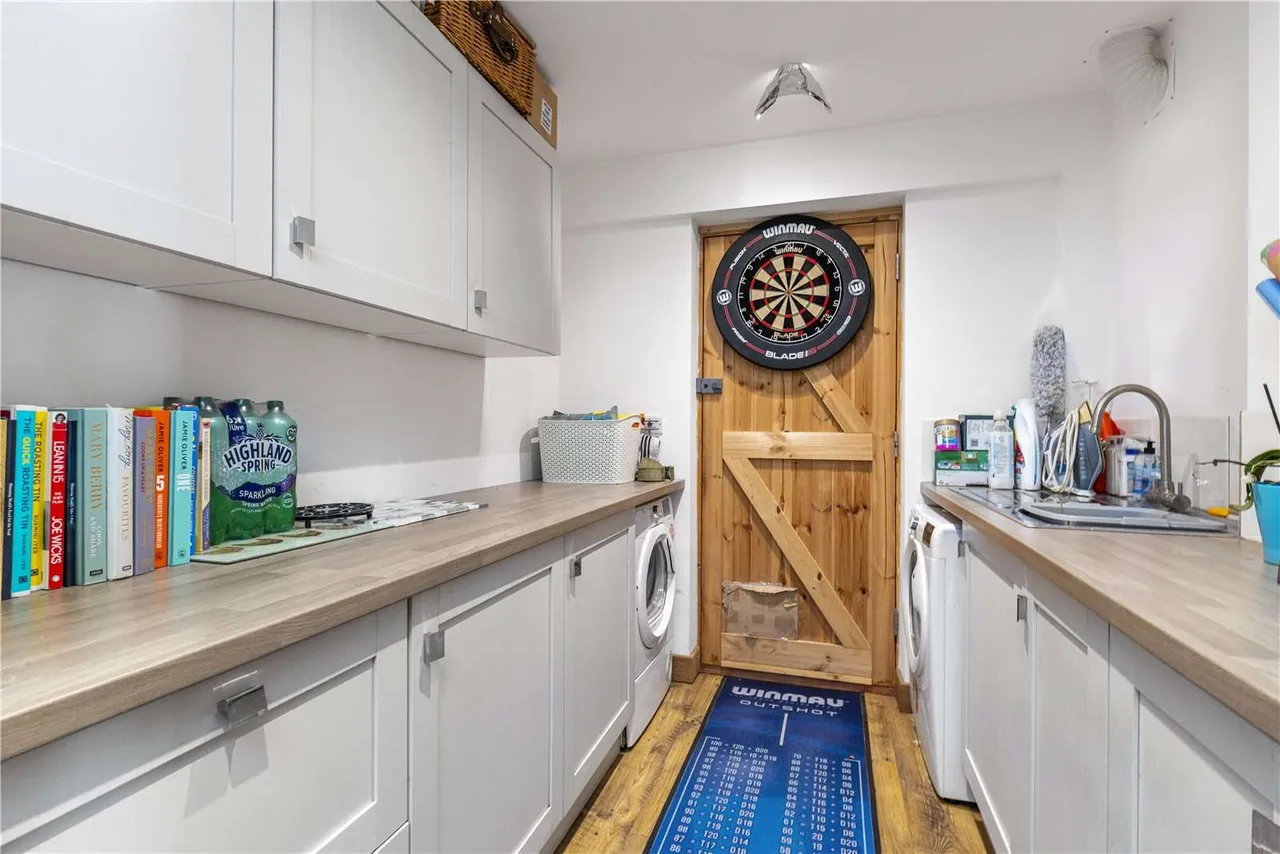 Roundals Lane, Hambledon, Godalming, Surrey, GU8 4EA, photo 10