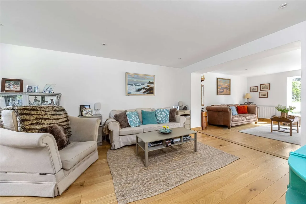 Roundals Lane, Hambledon, Godalming, Surrey, GU8 4EA, photo 6