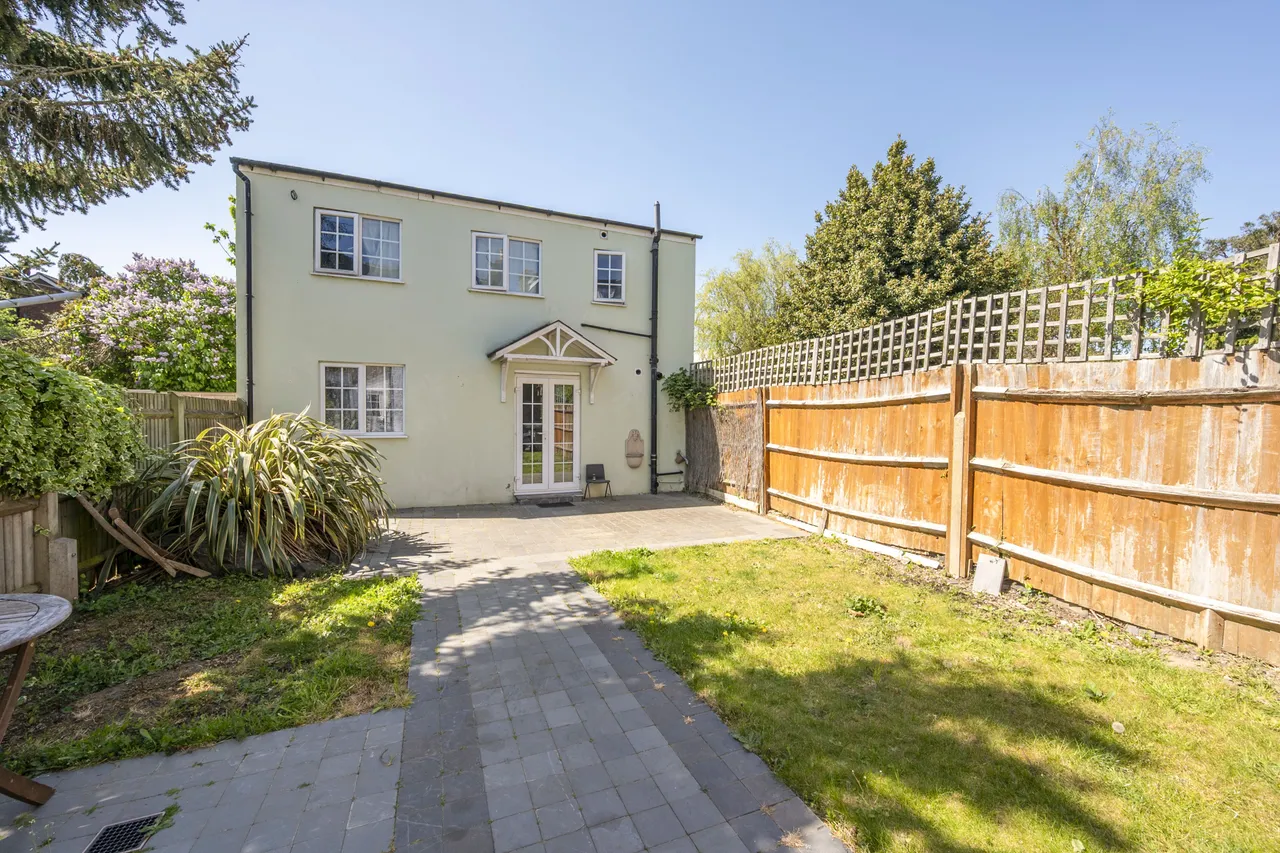 95 Gladstone Road, London, photo 5