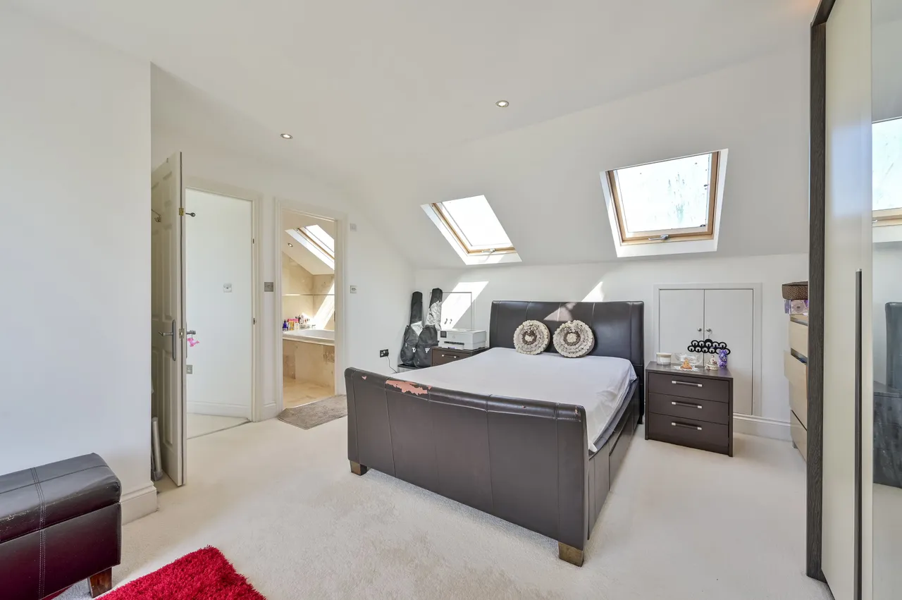 95 Gladstone Road, London, photo 8