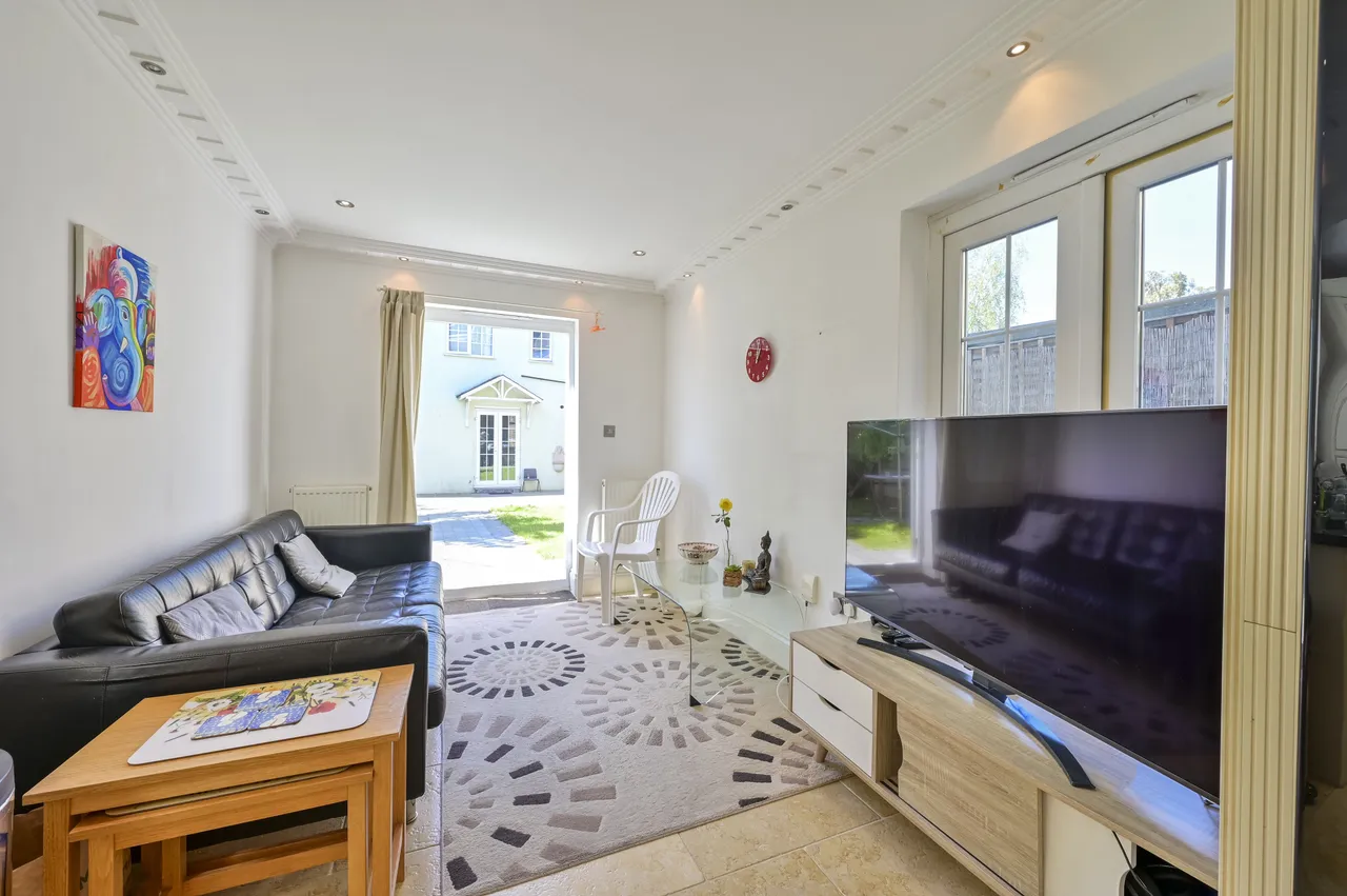 95 Gladstone Road, London, photo 6