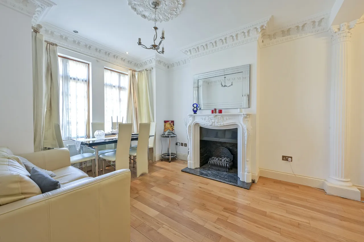 95 Gladstone Road, London, photo 4