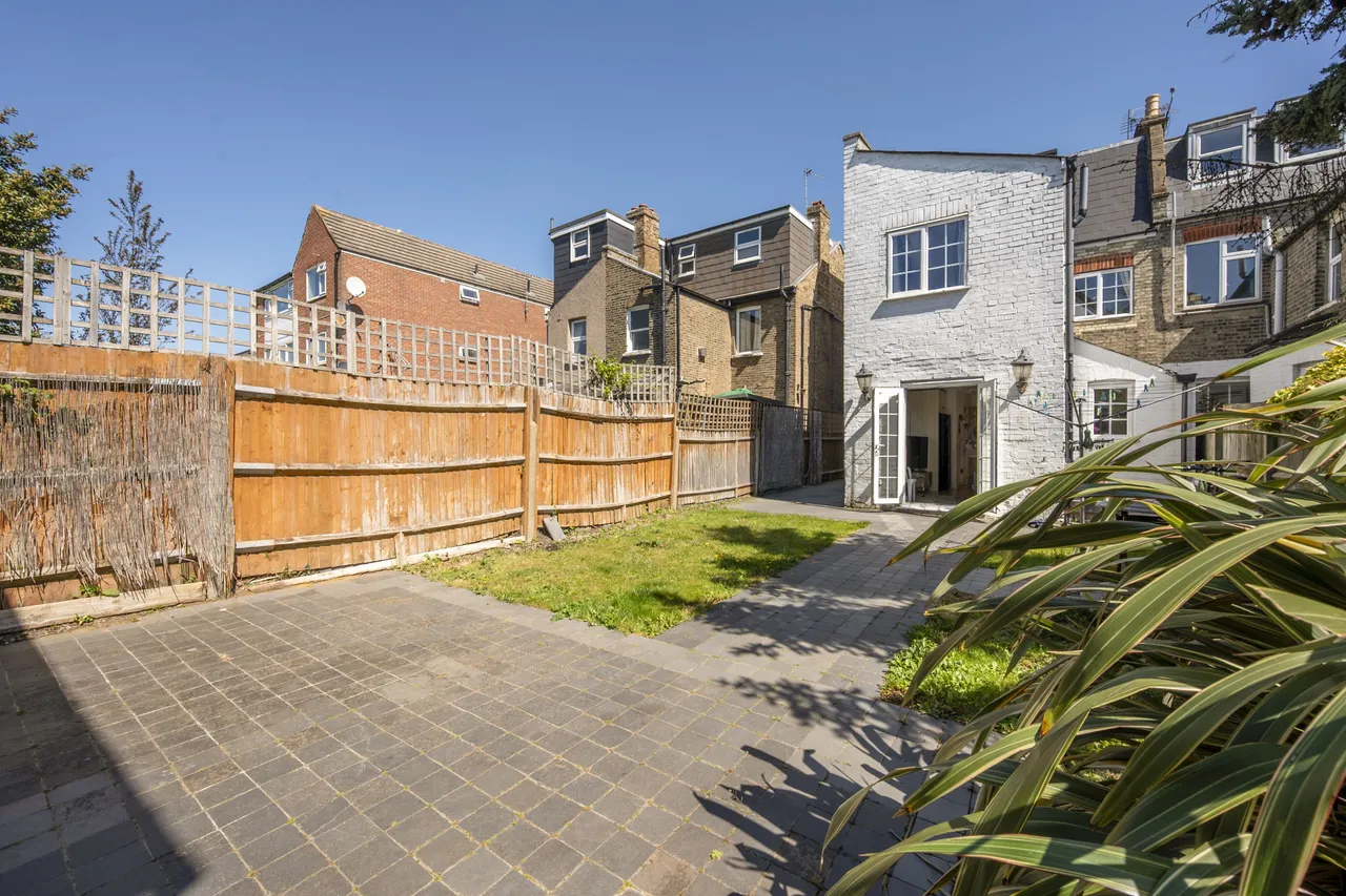 95 Gladstone Road, London, photo 7