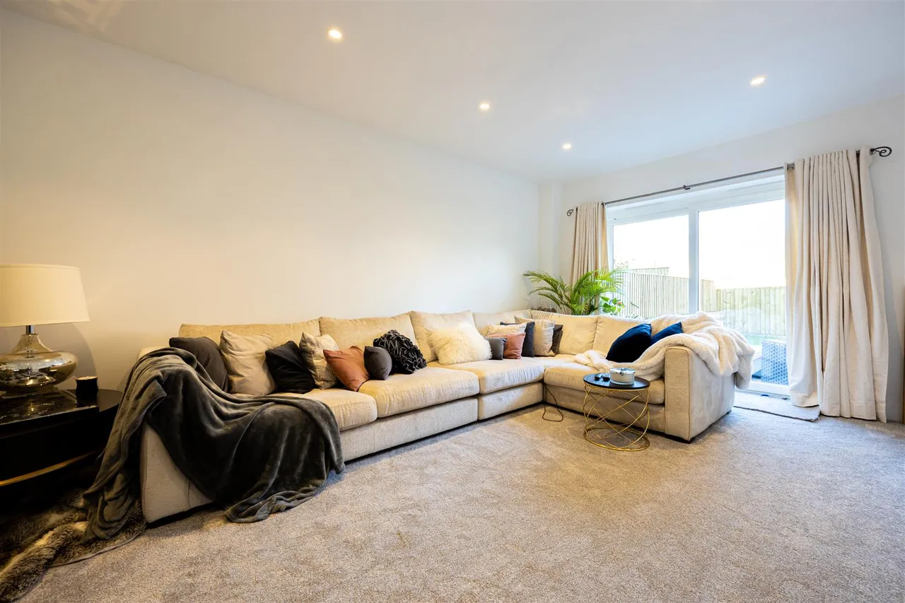 Prestbury Road, Macclesfield, SK10, photo 3