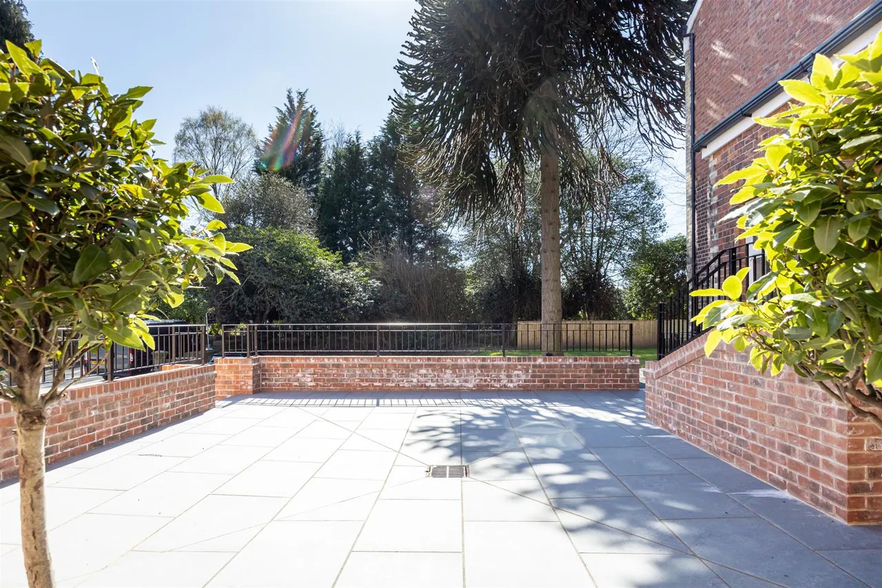 Prestbury Road, Macclesfield, SK10, photo 16