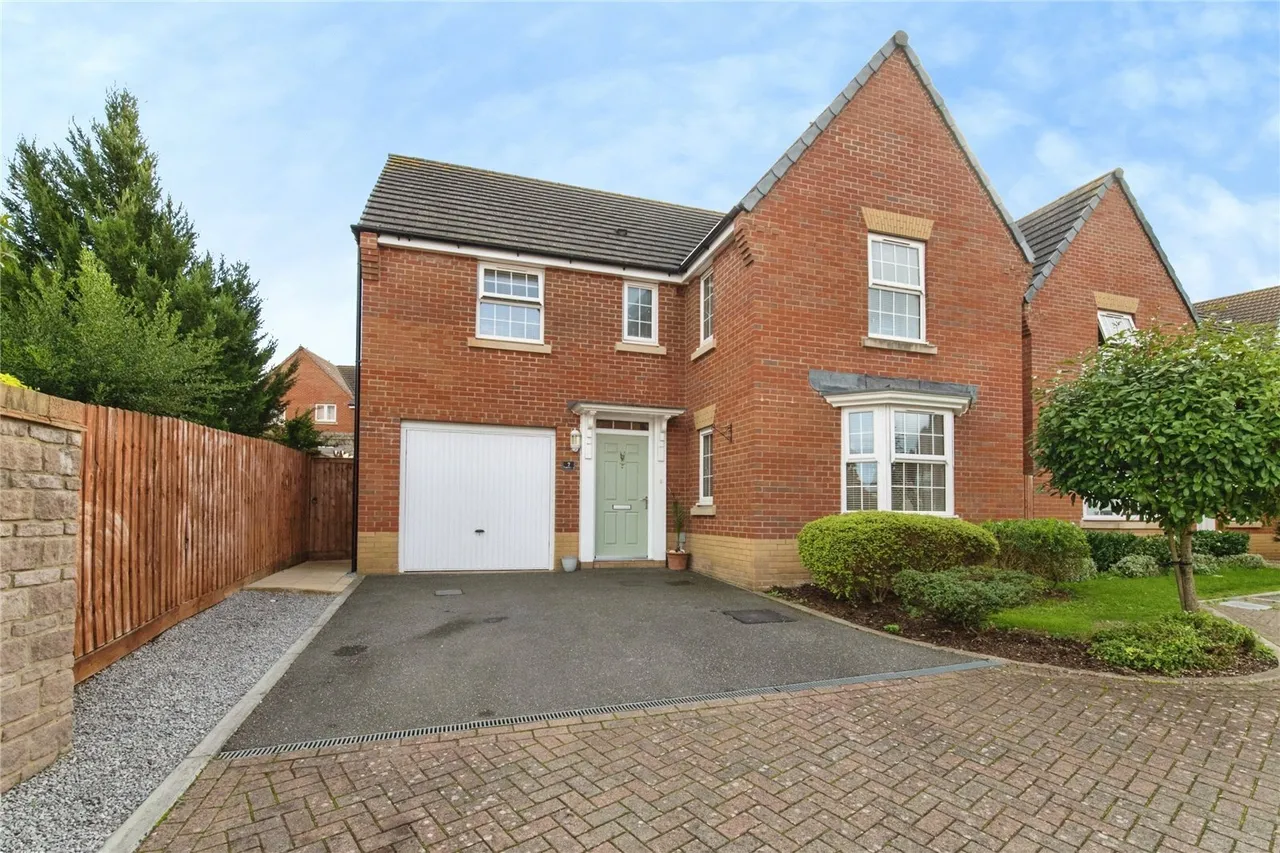 4 bed house for sale, Trott Close, Cullompton, EX15