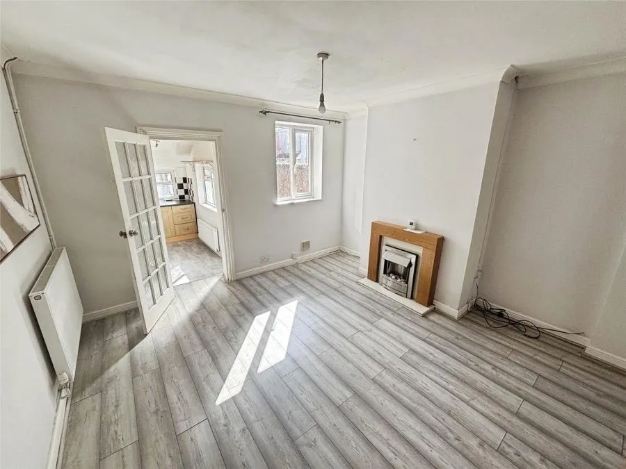 Elmina Road, Swindon, SN1, photo 2