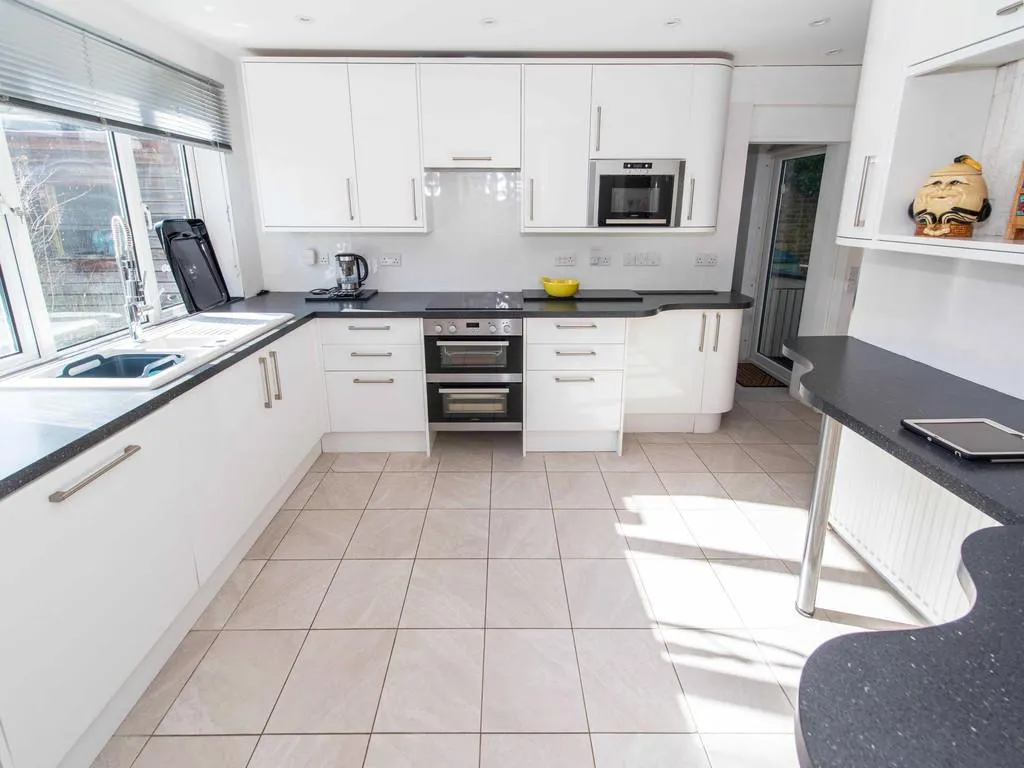 Guy Road, Wallington, SM6, photo 3