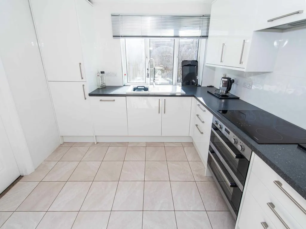 Guy Road, Wallington, SM6, photo 9