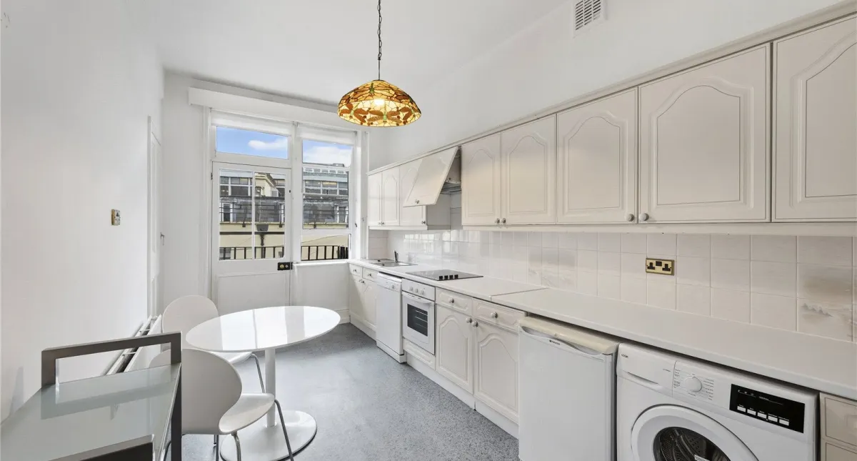 Bedford Avenue Bloomsbury ,WC1B, photo 4