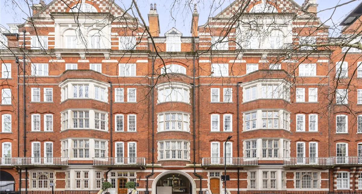 Bedford Avenue Bloomsbury ,WC1B, photo 2