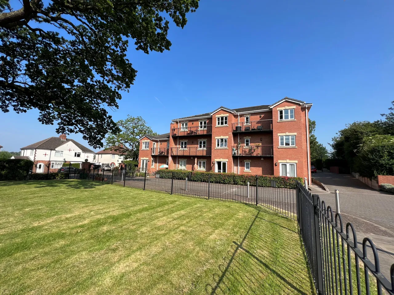 2 bed flat to rent — Robina Court, Coundon, CV6
