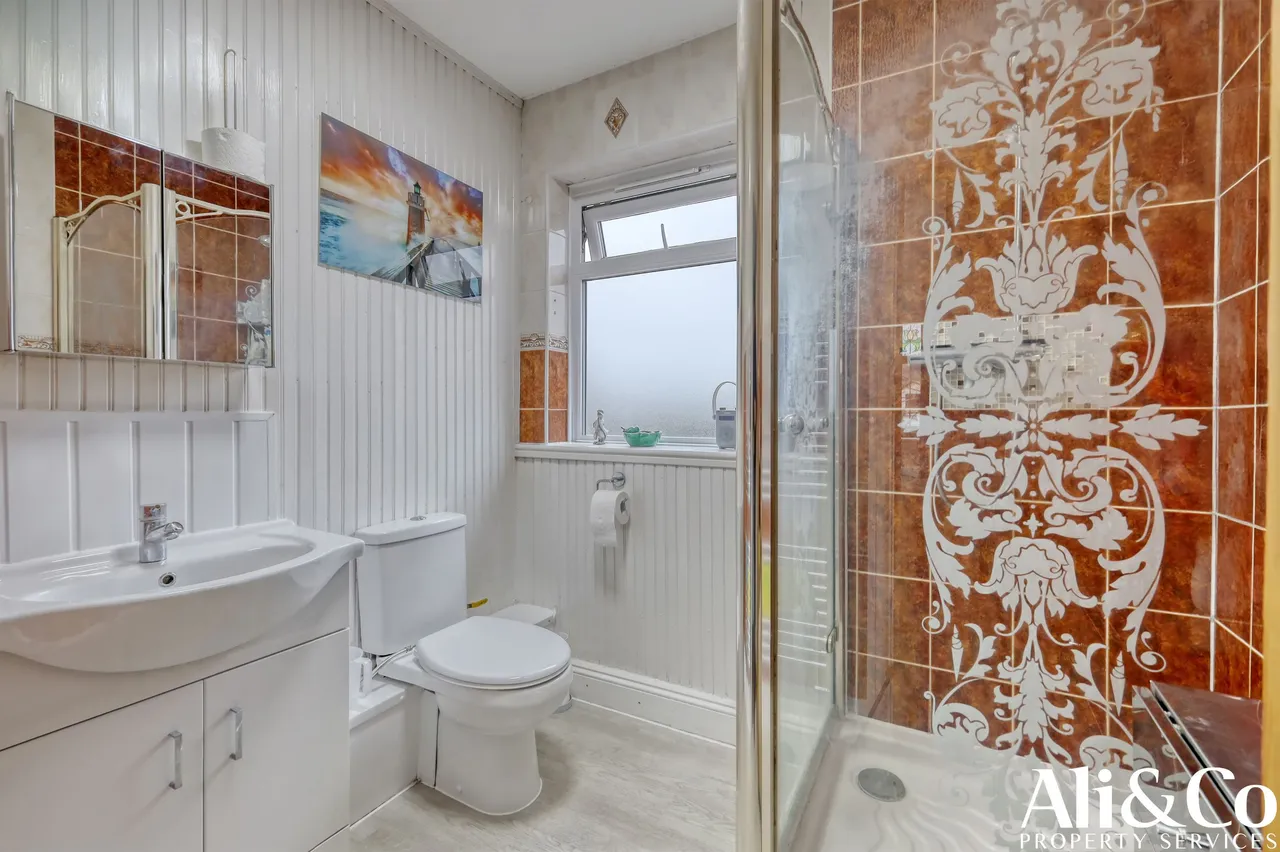 Lodge Lane, Grays, Essex, RM17 5PT, photo 17