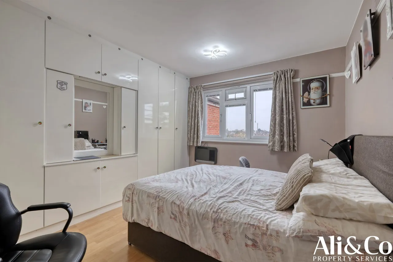 Lodge Lane, Grays, Essex, RM17 5PT, photo 19
