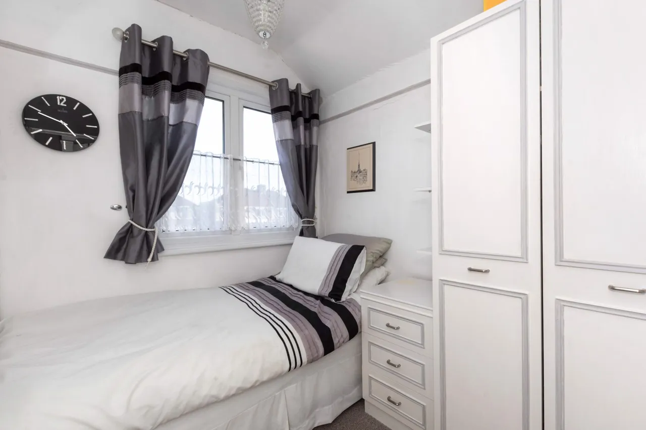 Brixham Road, Welling, photo 9
