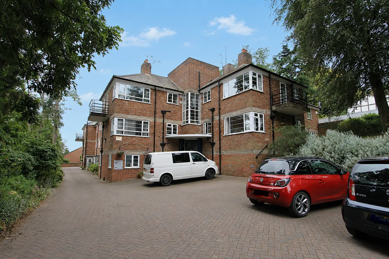 2 bed flat for sale — Comberton Road, Kidderminster