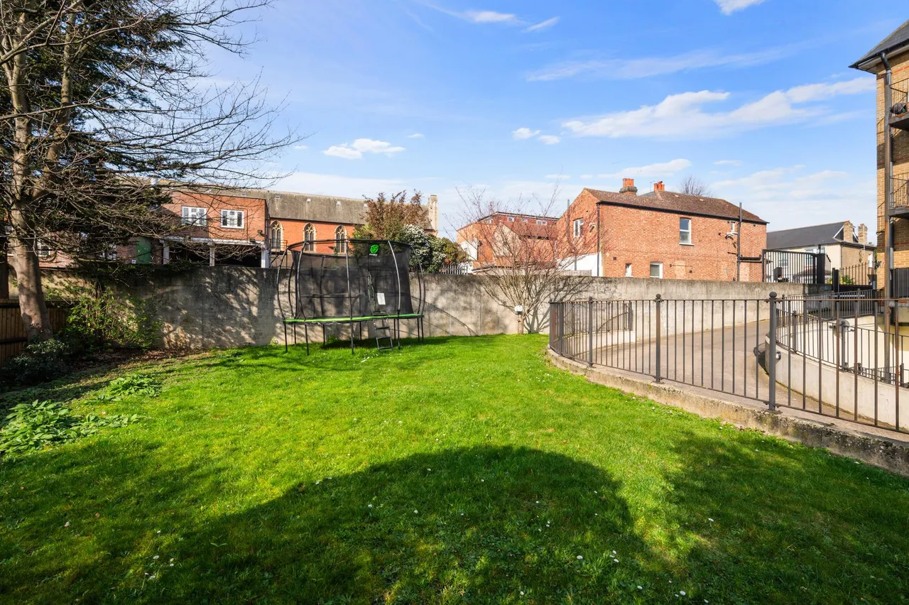 Mill Cross Court, Brentford, TW8, photo 13