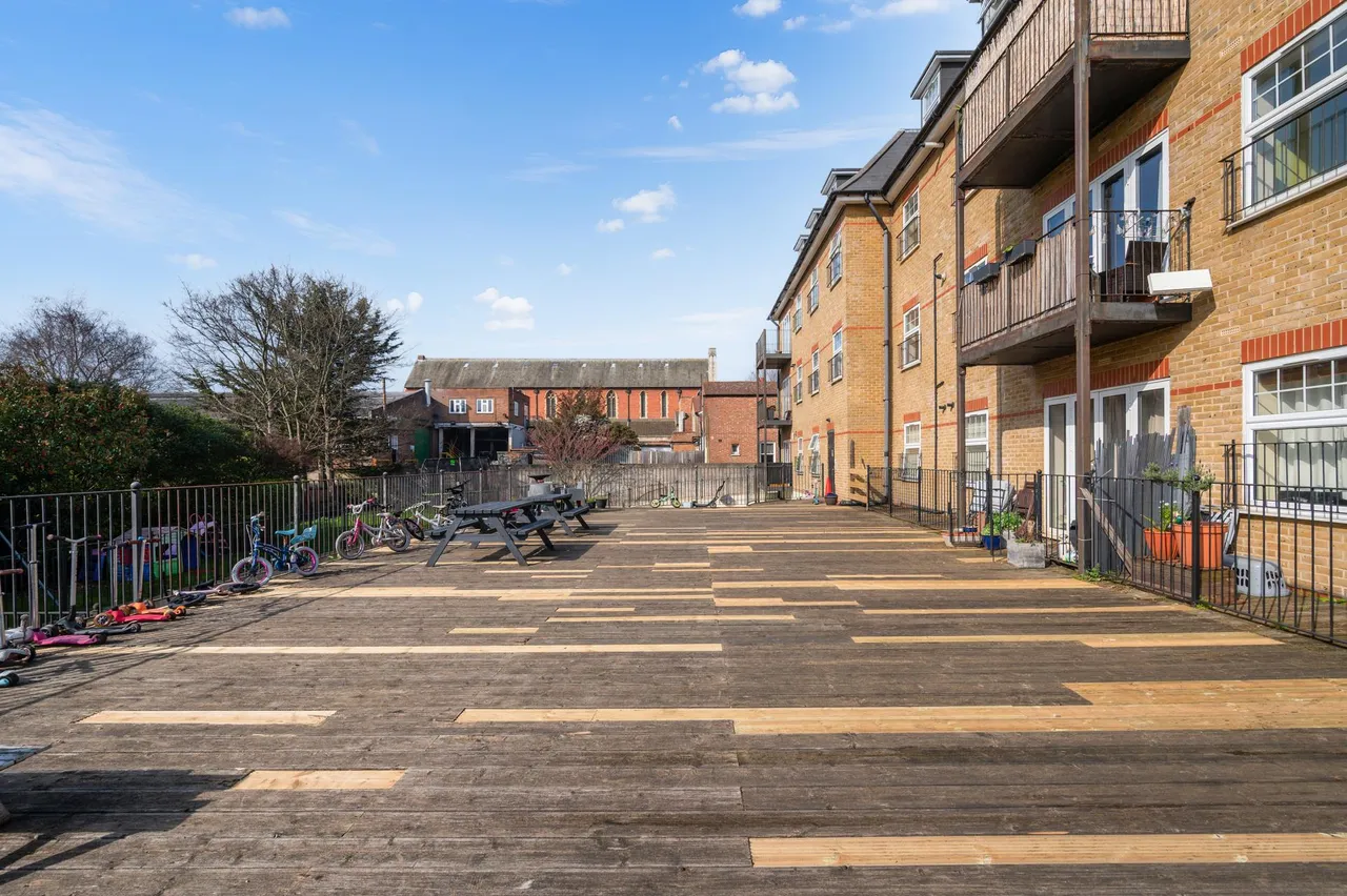 Mill Cross Court, Brentford, TW8, photo 12