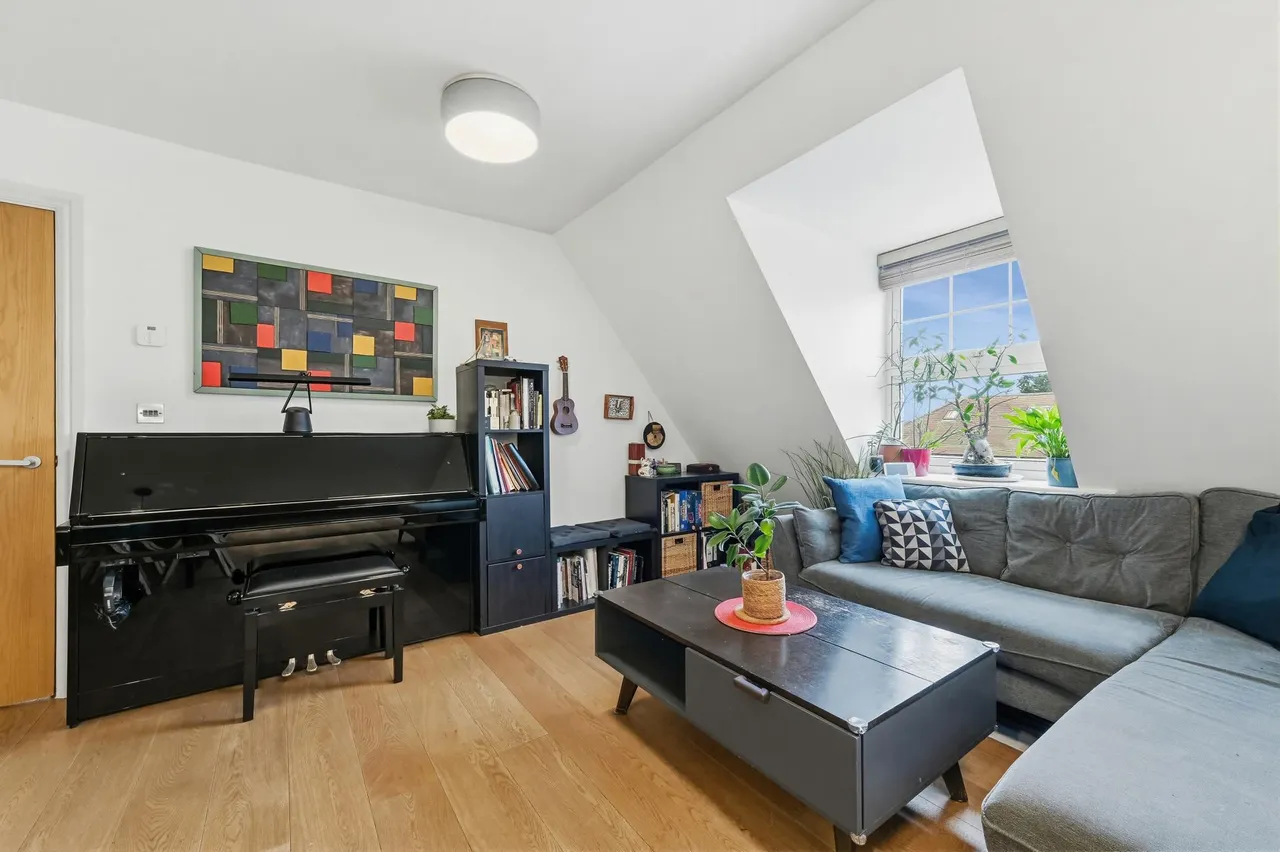 Mill Cross Court, Brentford, TW8, photo 5