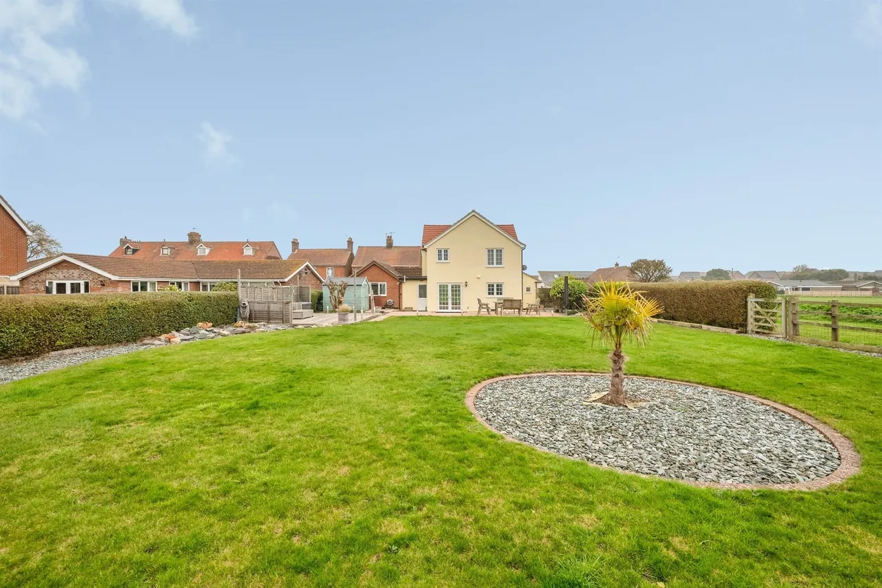 4 bed house for sale — Kimberley Road, Bacton, Norwich