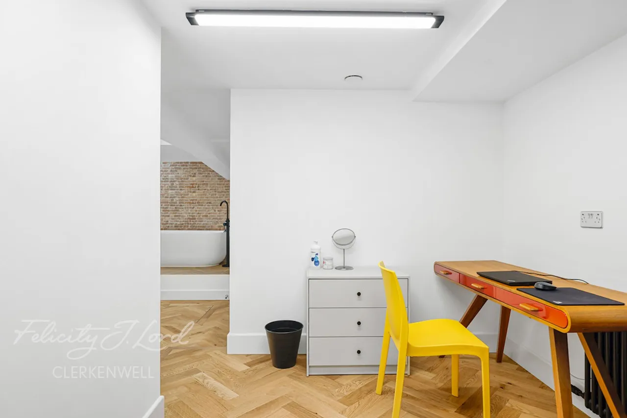 Hatton Garden, London, EC1N, photo 24