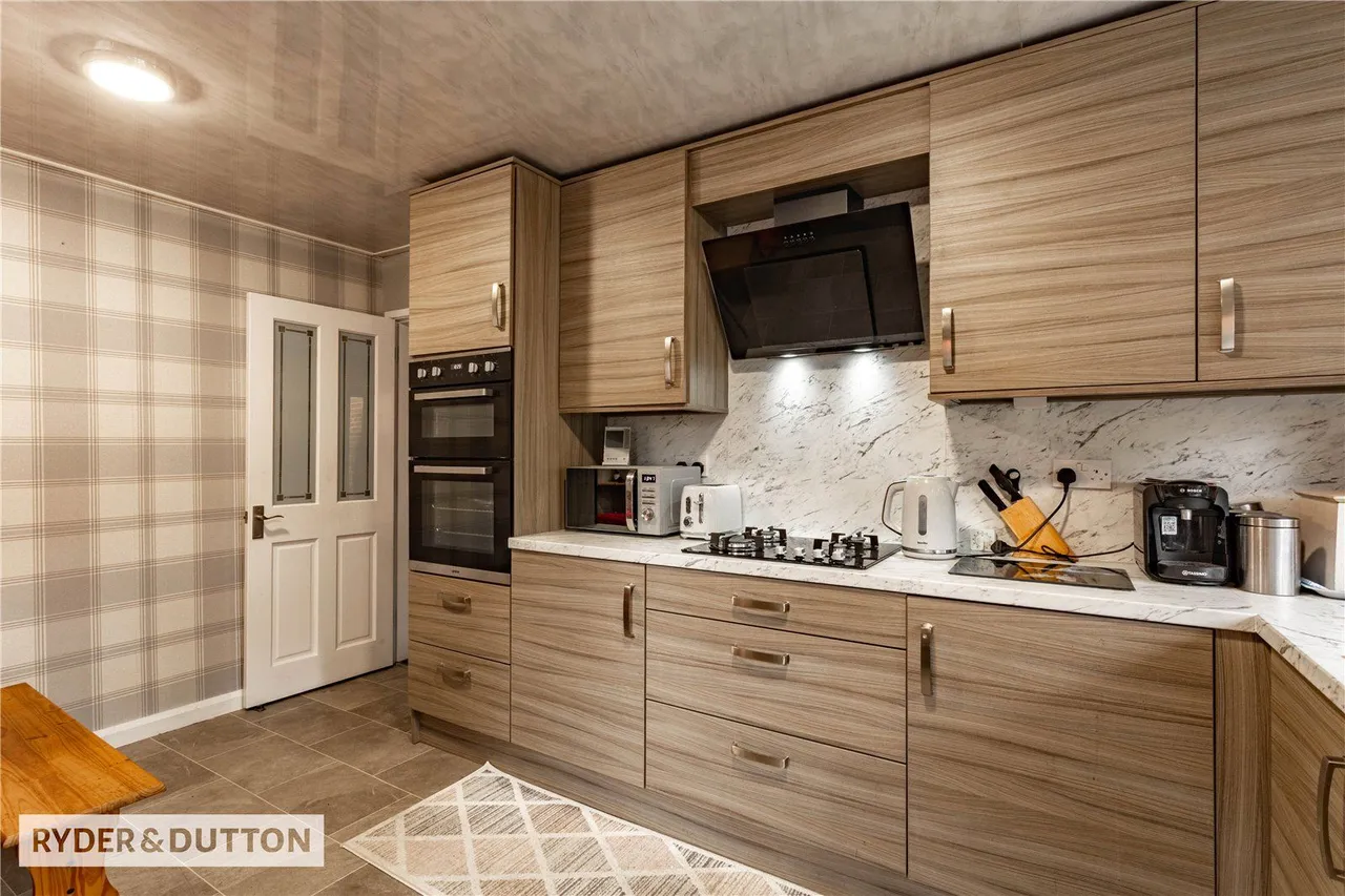 Harefield Drive, Heywood, OL10, photo 4