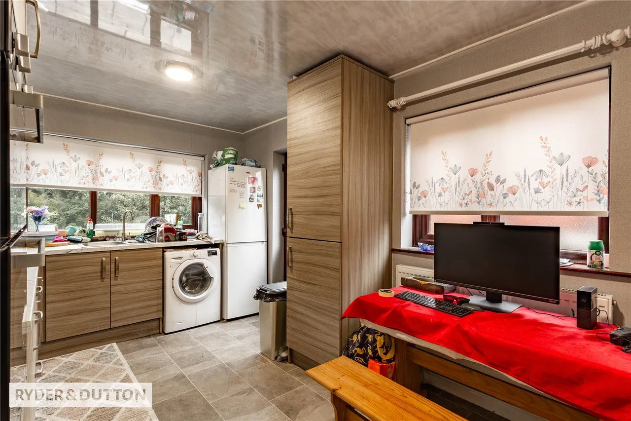 Harefield Drive, Heywood, OL10, photo 5