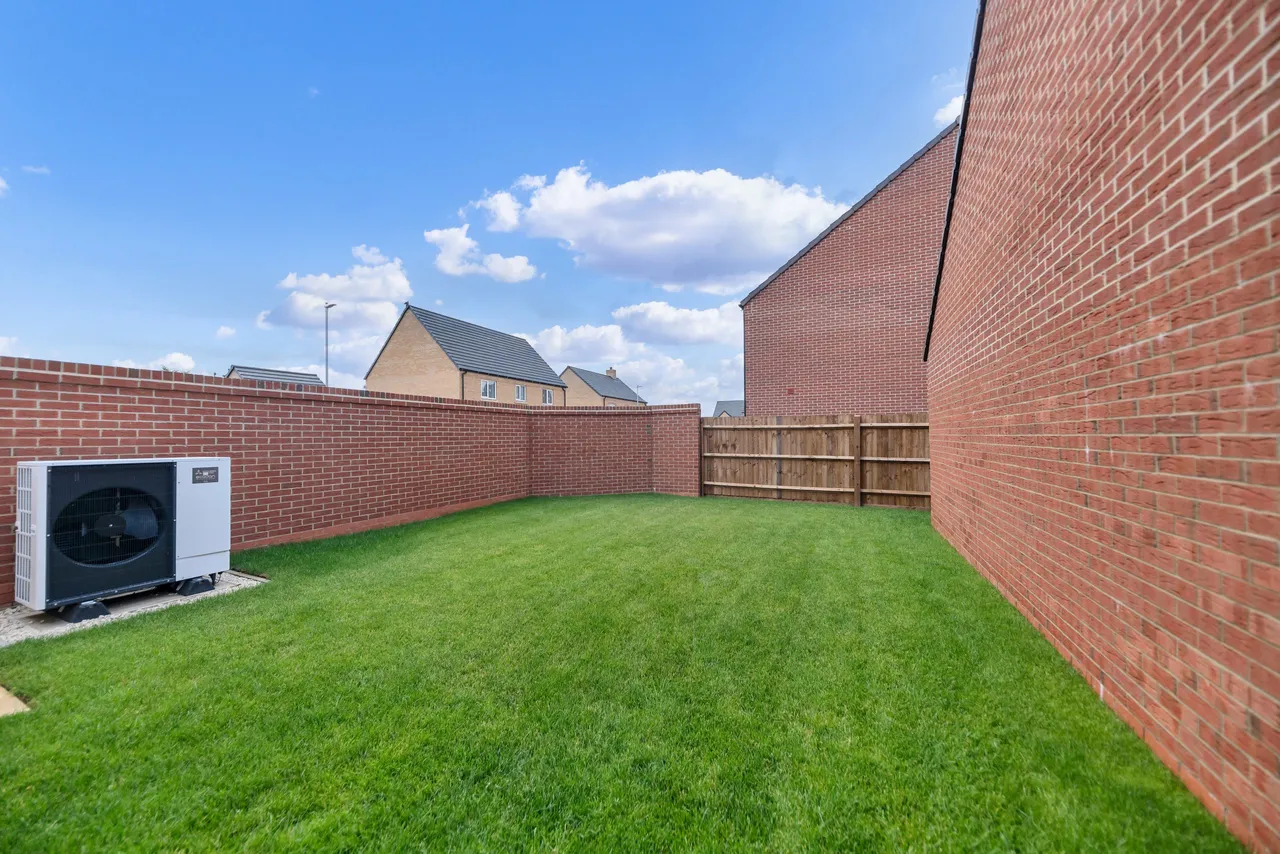 PLOT 26 The Greencastle, Oak Grove, Dunton, SG18 8SU, photo 11