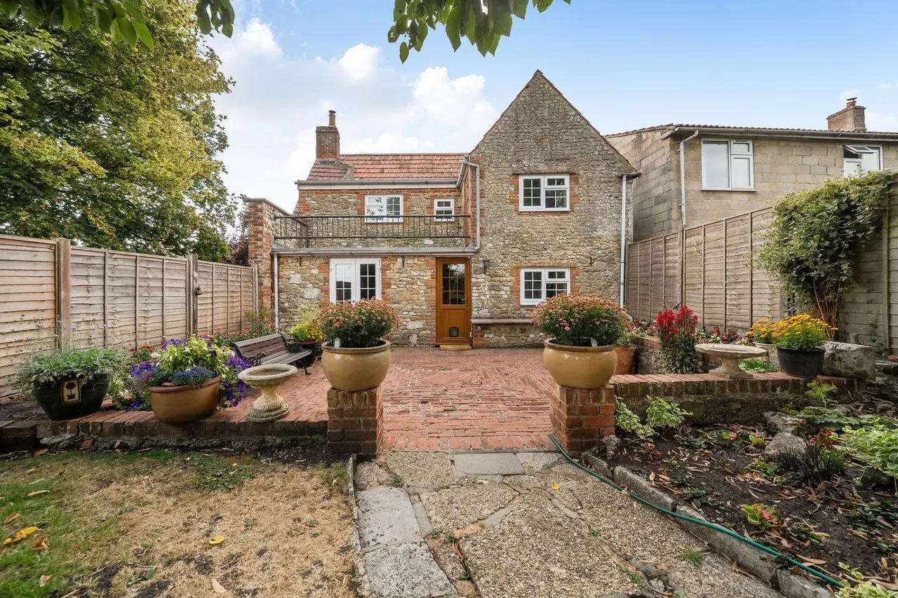 3 bed character property for sale, West Street, Warminster, BA12