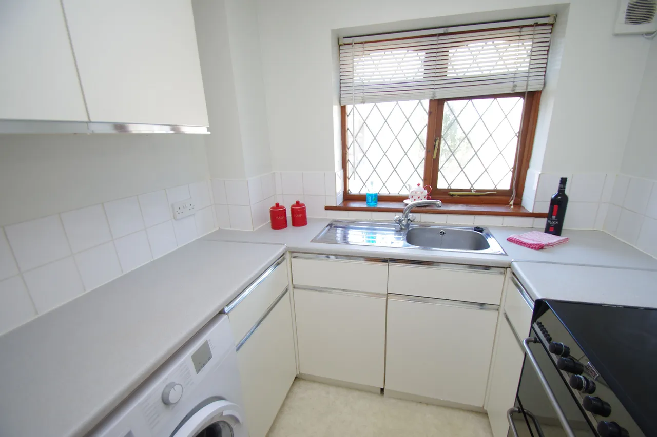 Flat 3, Victoria Court, Watford, photo 3