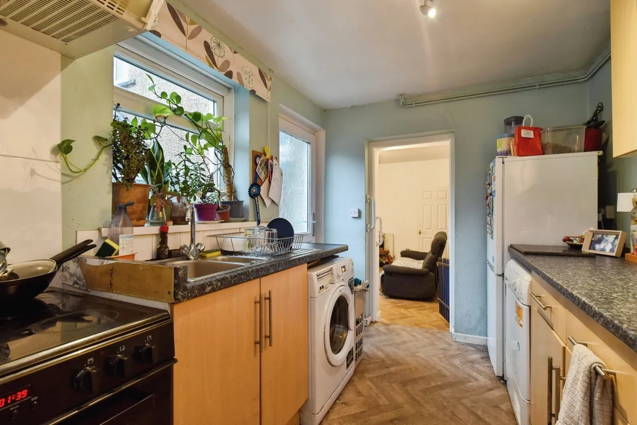Cwmamman Road, Glanamman, SA18, photo 9