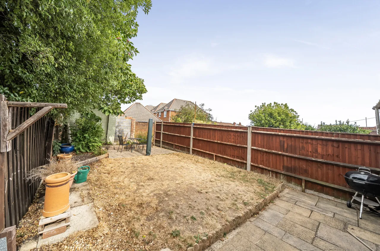 Cedar Avenue, Shirley, SO15, photo 16