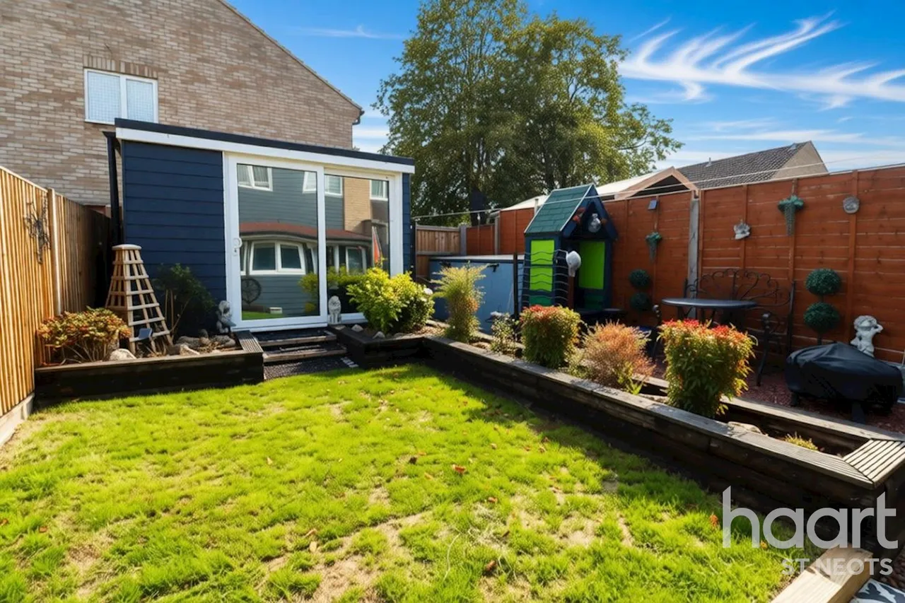 Beeson Close, Little Paxton, PE19, photo 2
