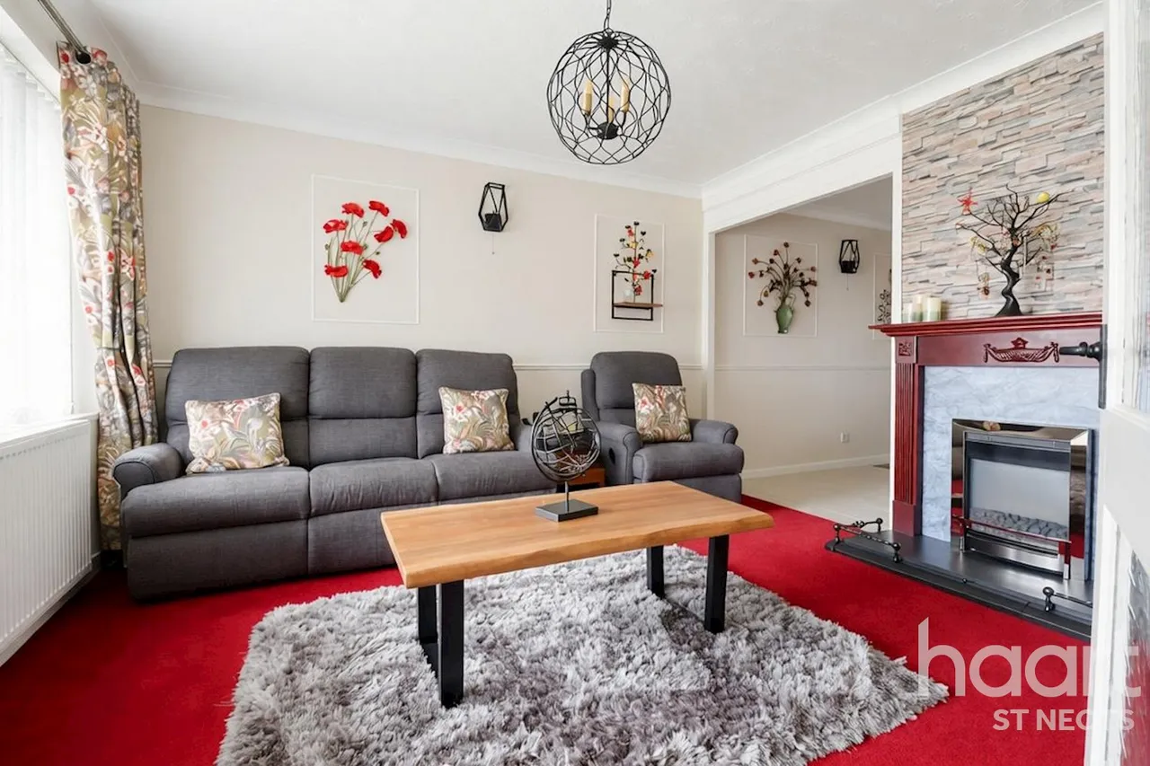 Beeson Close, Little Paxton, PE19, photo 6