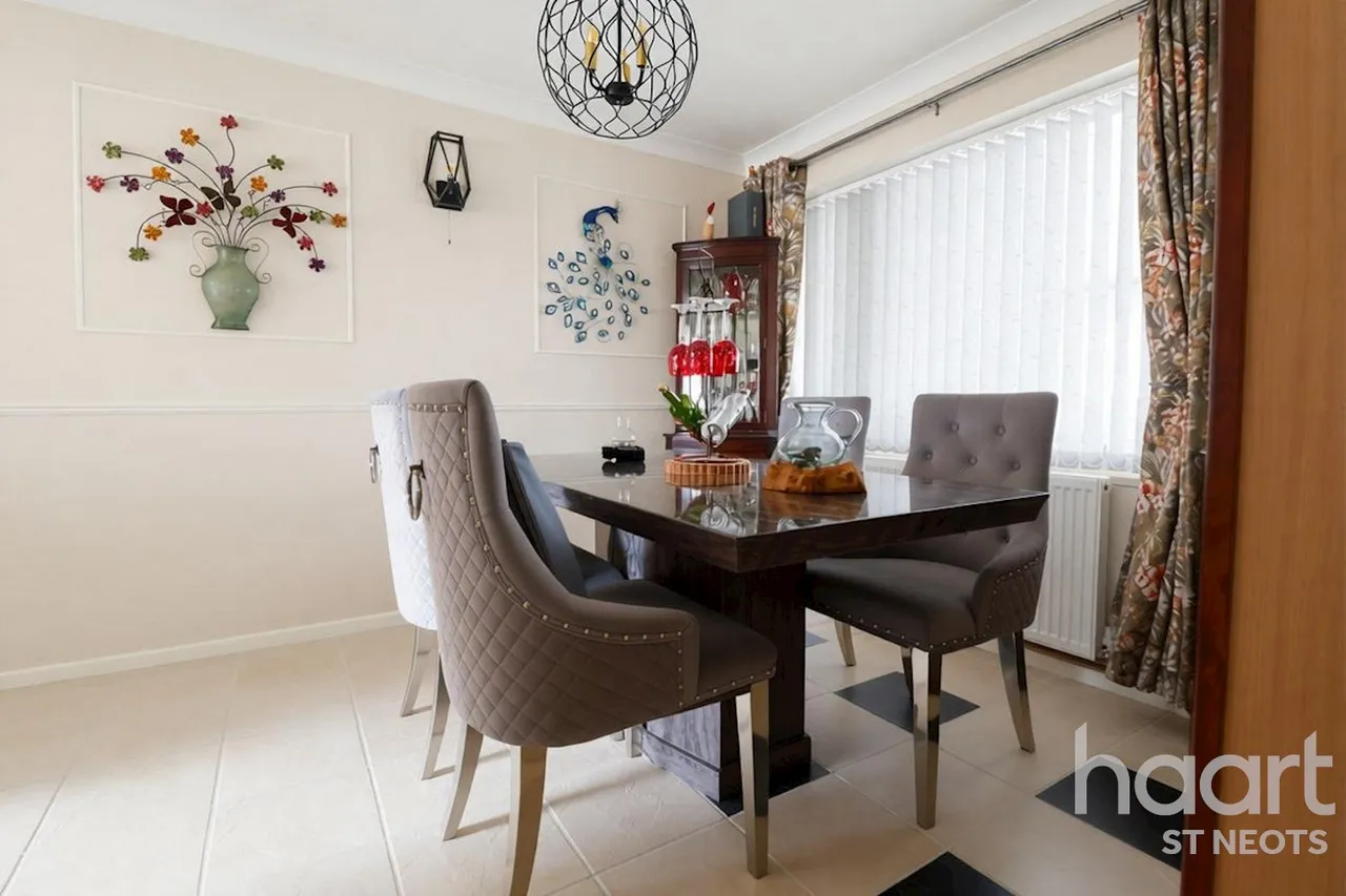 Beeson Close, Little Paxton, PE19, photo 5