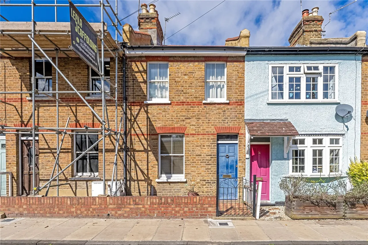 2 bed house for sale — Denmark Road, Twickenham, TW2 5EN