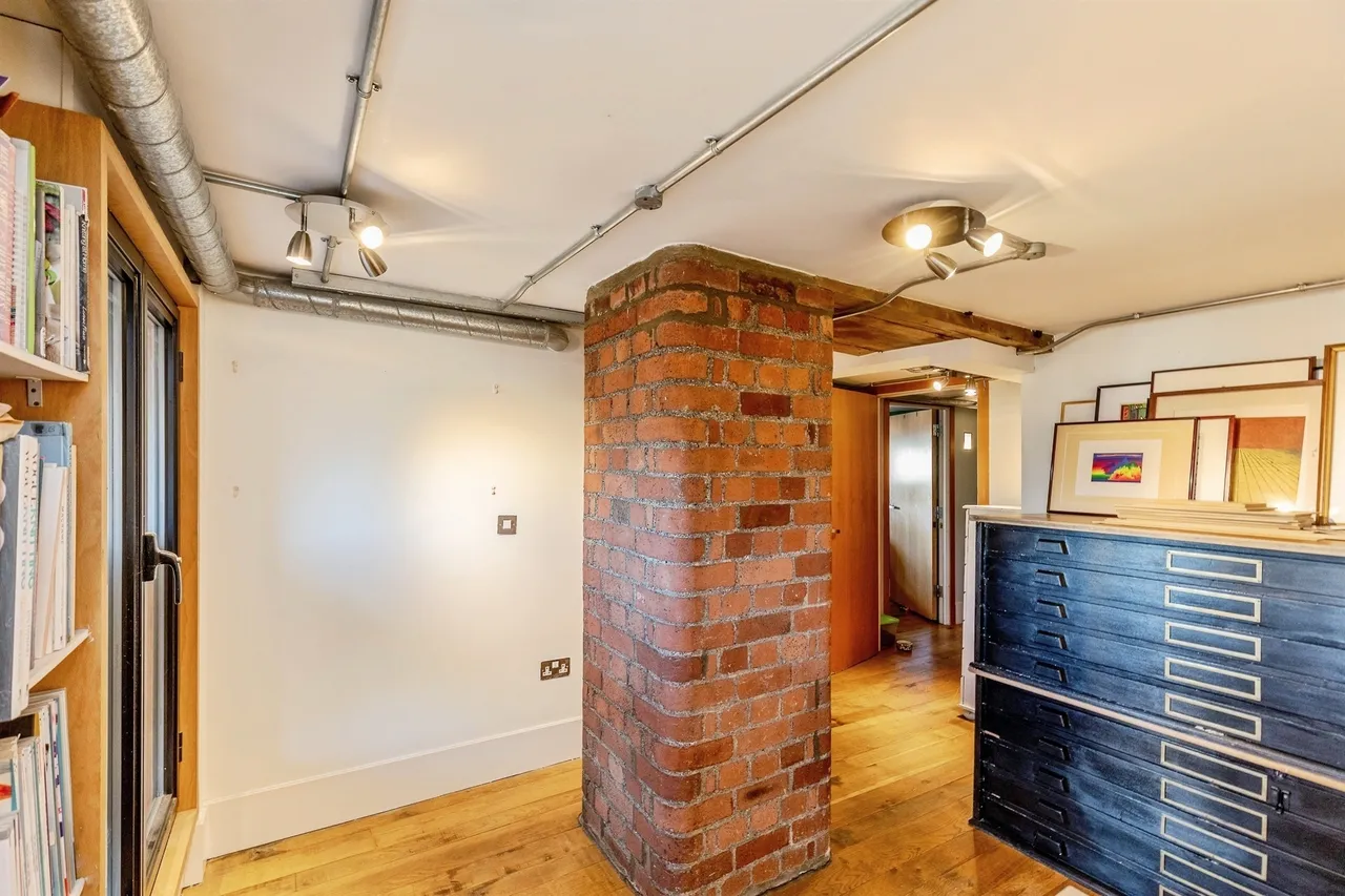 Queen Charlotte Street, Bristol, BS1, photo 15
