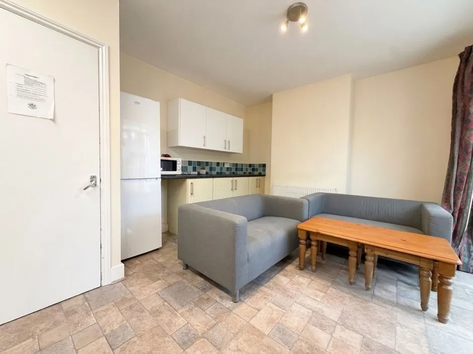 Mill Avenue, Uxbridge, UB8, photo 5