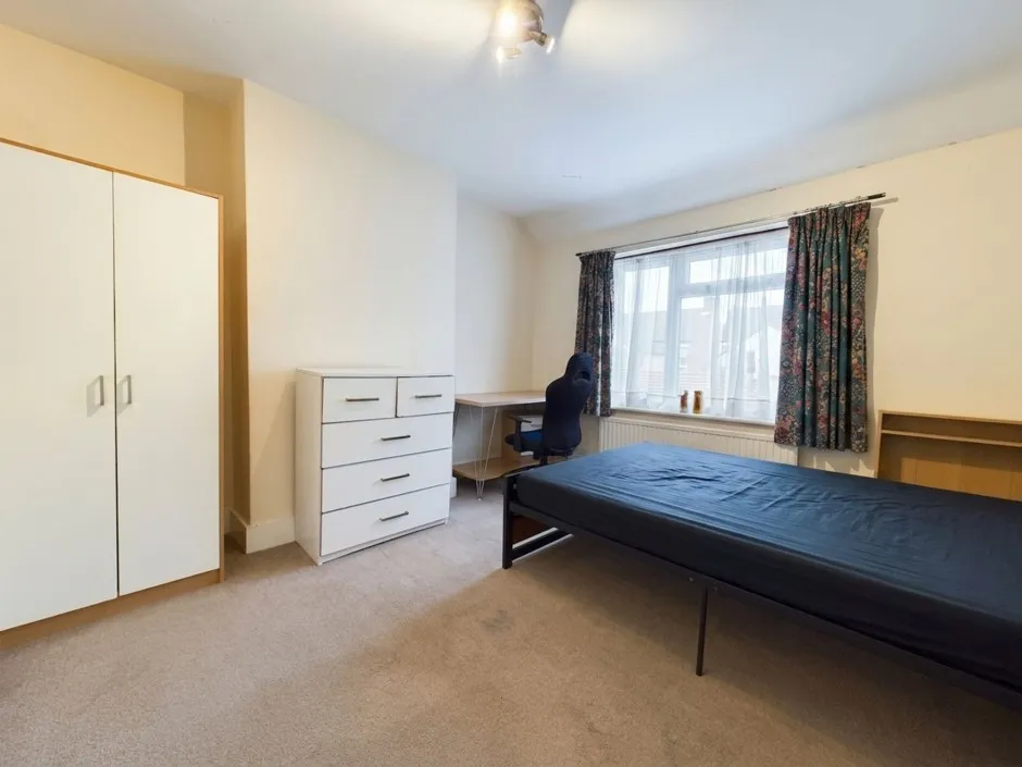 Mill Avenue, Uxbridge, UB8, photo 8