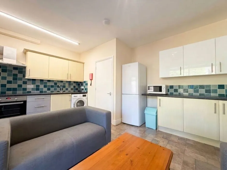 Mill Avenue, Uxbridge, UB8, photo 3