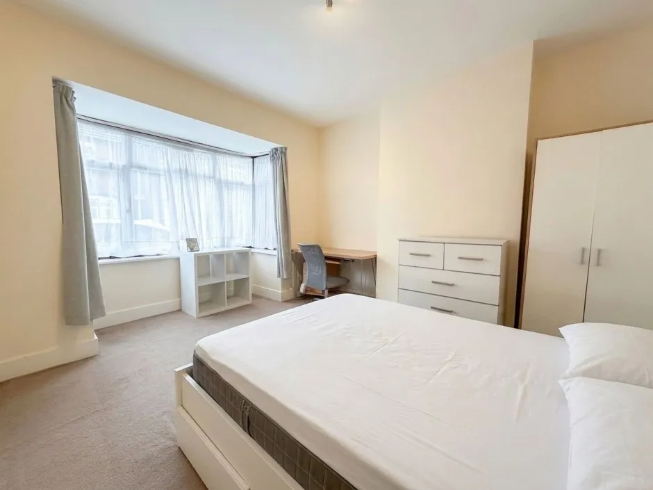 Mill Avenue, Uxbridge, UB8, photo 11