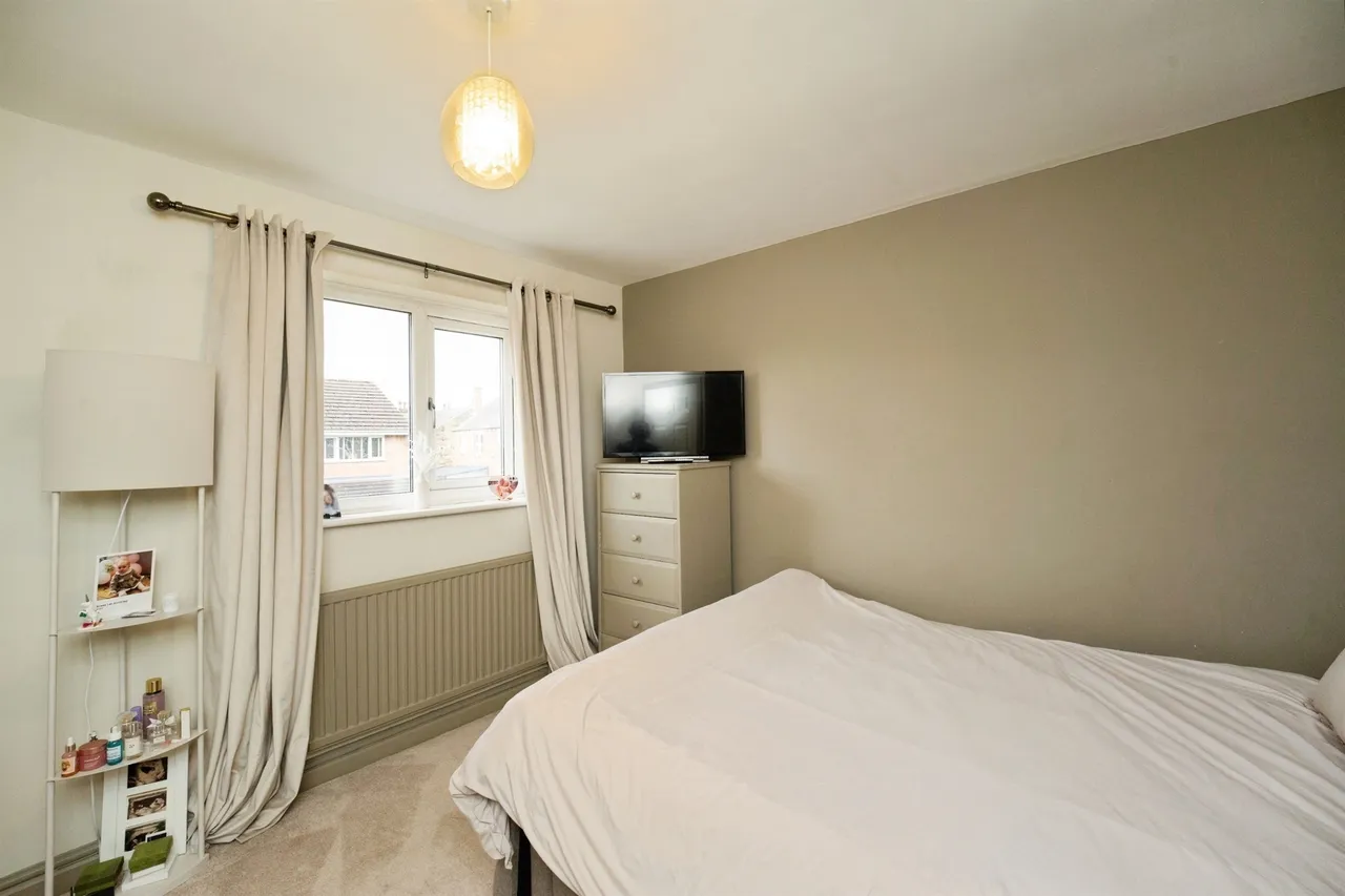 Plover Drive, Batley, WF17, photo 6