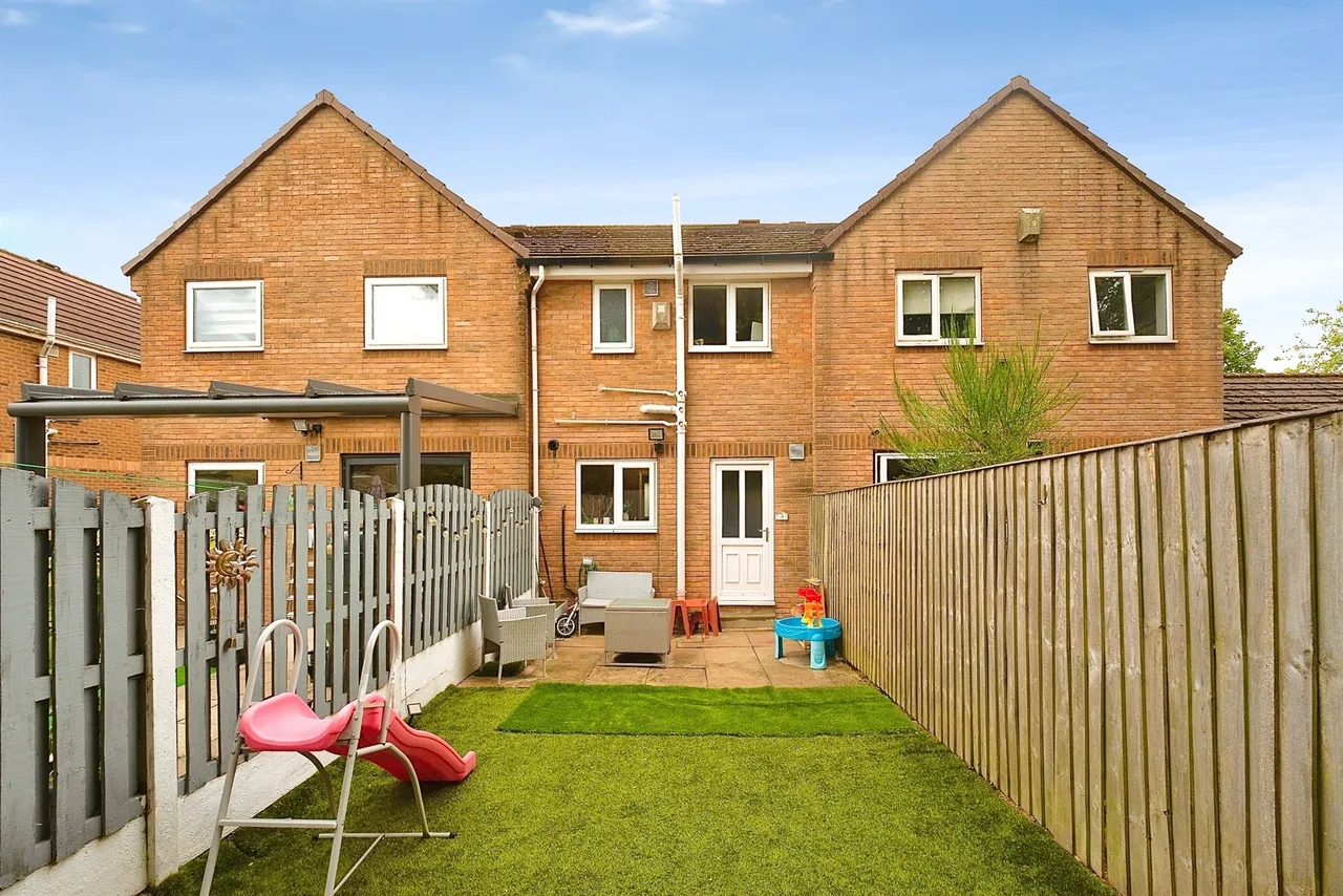 Plover Drive, Batley, WF17, photo 11