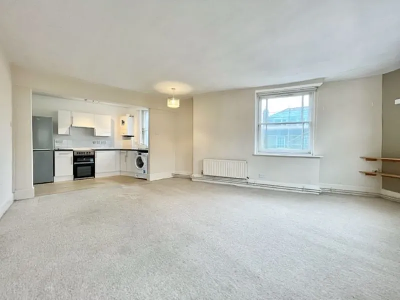 2 bed flat to rent — 100 Upper Street, London N1 0NP
