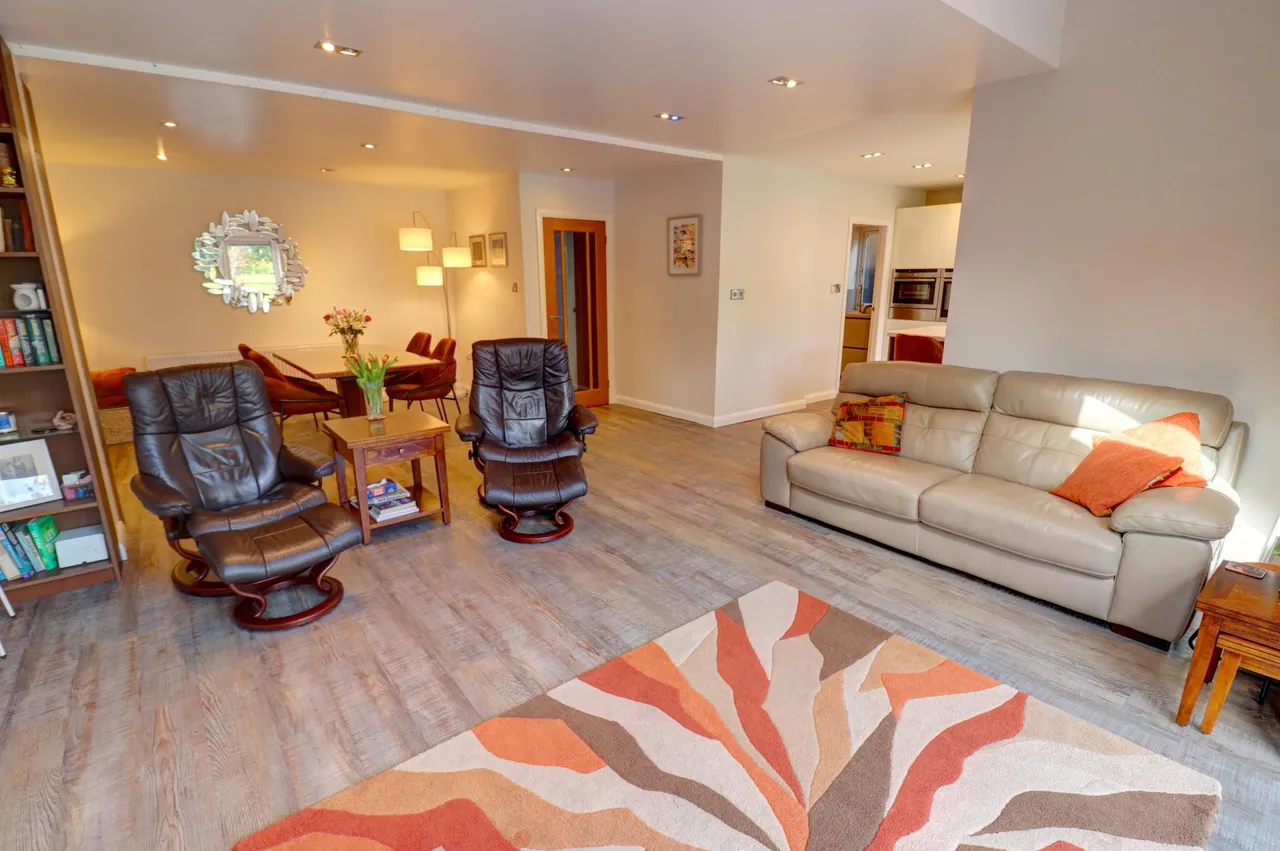 Salisbury Avenue, Hopwood, OL10, photo 13