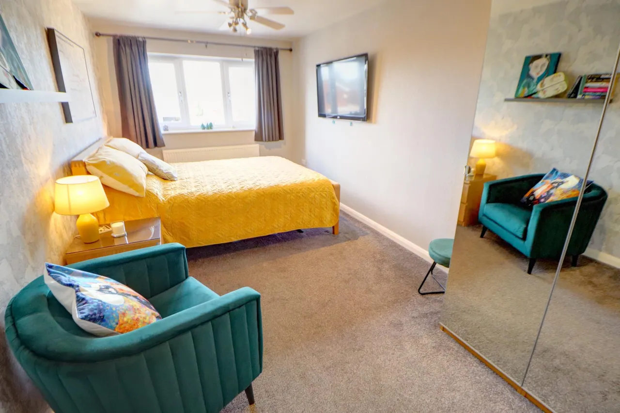 Salisbury Avenue, Hopwood, OL10, photo 30